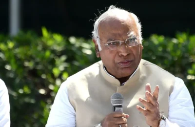 ’24 घंटे में मिल जाएगी जानकारी, सबसे बड़े बैंक को ढाल बना रही मोदी सरकार’, चुनावी बॉन्ड को लेकर खरगे का केंद्र पर हमला