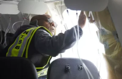 उड़ान के दौरान हवा में गायब हुआ बोइंग फ्लाइट का पैनल, लैंडिंग के बाद हुआ खुलासा; जांच में जुटी टीम