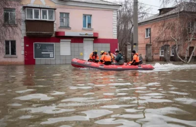 बाढ़ से कजाकिस्तान के कई इलाके जलमग्न, यूराल नदी उफान पर; लाखों लोगों ने छोड़ा घर