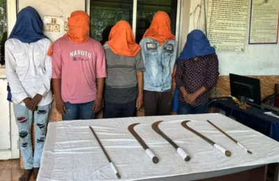  पुलिस को मिली बड़ी कामयाबी, डकैती की साजिश रच रहे पांच आरोपित दबोचे; धारदार हथियार बरामद