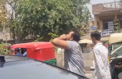 लोनी ACP कार्यालय के बाहर युवक ने खाया जहरीला पदार्थ, हालत गंभीर; अस्पताल में भर्ती