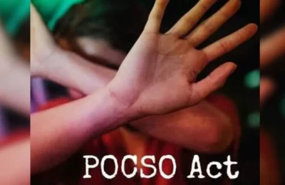  पहले नाबालिग लड़की से की छेड़छाड़, फिर दिखाई अश्‍लील वीडियो; आरोपी शिक्षक पर पोक्‍सो के तहत केस दर्ज