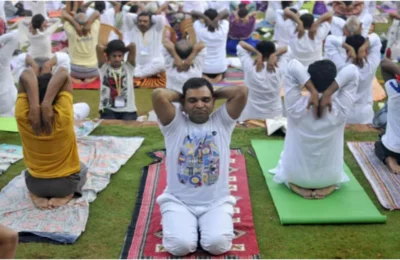 अब पड़ोसी देश पाकिस्तान में भी पहुंचा ‘योग’, इस्लामाबाद के सबसे बड़े पार्क में लोग करेंगे एक्सरसाइज
