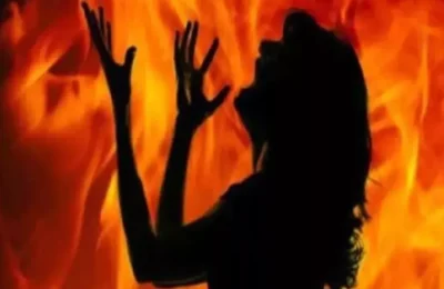 पति ने दिखाई हैवानियत! गर्भवती पत्नी को जिंदा जलाया, बचाने आई बहन भी झुलसी