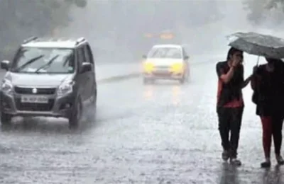 केरल में भारी बारिश का रेड अलर्ट, सरकार ने सभी जिलों में खोले आपातकालीन संचालन केंद्र; अस्पताल को भी निर्देश जारी