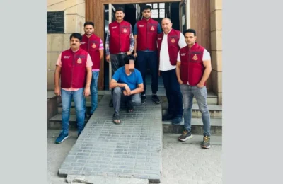 कुख्यात टिल्लू गिरोह का बदमाश अवैध हथियार के साथ गिरफ्तार, जेल से बाहर मैसेज पहुंचाने का करता था काम