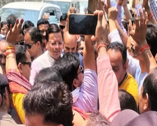 सीएम धामी ने की अहम बैठक, फिर यमुनोत्री में यात्रा का हाल जानने ग्राउंड जीरो पर पहुंचे