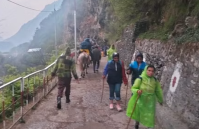 पहाड़ों में मौसम ने बदली करवट, यमुनोत्री धाम समेत ऊंचाई वाले इलाकों में हुई झमाझम बारिश