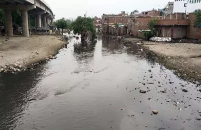 कुकरैल नदी को पुनर्जिवित करने के लिए अवैध कॉलोनी के ध्वस्तीकरण की कार्रवाई फिर शुरू, भूमाफियाओं ने बना दी हैं बहुमंजिला इमारतें
