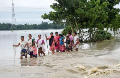 असम में हो रही मूसलाधार बारिश, ब्रह्मपुत्र नदी का बढ़ा जलस्तर; IMD ने जारी किया अलर्ट
