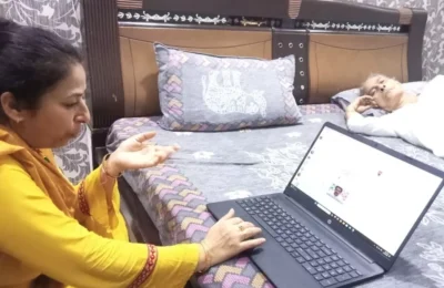 ‘प्लीज रोक लो, कोई सरकार से कहो…’, आगरा के मर्चेंट नेवी इंजीनियर की चीन में अंतिम संस्कार की सूचना पर चीख पड़ी पत्नी