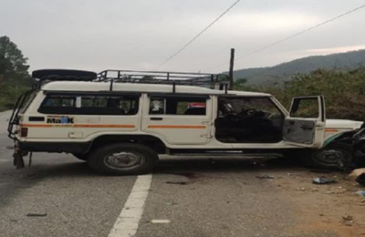 श्रीनगर में भीषण सड़क हादसा, दो वाहनों की भिड़ंत में एक व्यक्ति की मौत, 7 घायल