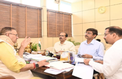 CM ग्राम संपर्क योजना से जुड़ेंगे PMGSY से वंचित गांव, गणेश जोशी ने PMGSY के अधिकारियों के साथ की बैठक