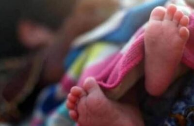 मां ने गुस्से में अपने नौ महीने के मासूम बच्चे को छत से फेंका, दर्दनाक मौत