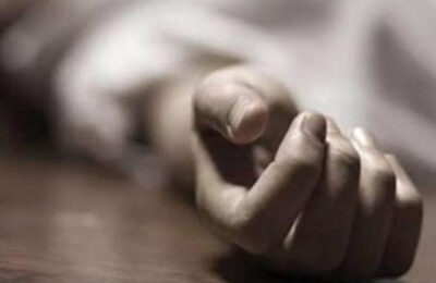अमेठी: संदिग्ध परिस्थितियों में युवक का शव सड़क किनारे बुलेट के नीचे दबे मिलने से हड़कंप