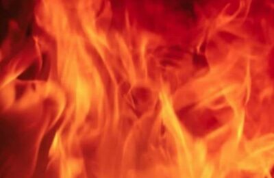 खटीमा मुड़ेली में घर में लगी भीषण आग, लकवाग्रस्त बुजुर्ग की मौत