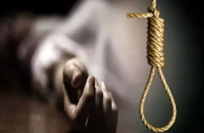 चाची से प्रेम संबंध का राज फाश हुआ तो प्यार में पागल हुए भतीजे ने फांसी लगाकर दी जान