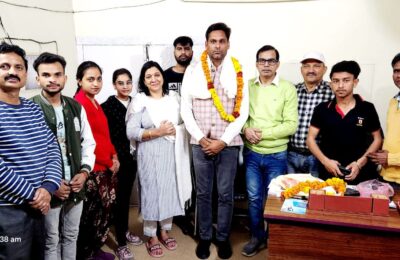 किच्छा: भाजपा नेता डॉ ए के गुप्ता के प्रतिष्ठान पर आयोजित स्वागत कार्यक्रम