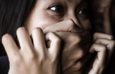 दहेज में नहीं मिली कार तो पति ने पेट पर लात मारकर की भ्रूण हत्या