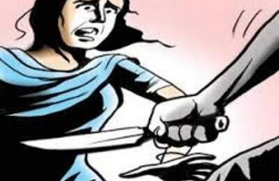 10 लाख न मिलने पर पत्नी व सास पर किया चाकू से हमला