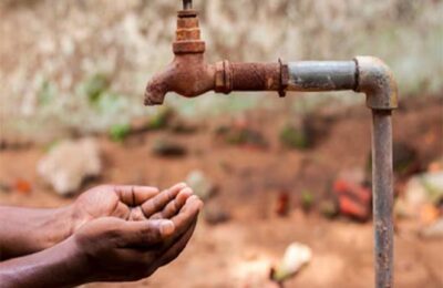 गर्मी बढ़ने के साथ ही पारा भी चढ़ता जा रहा सूखे हलक, पीने के पानी का इंतजाम नहीं