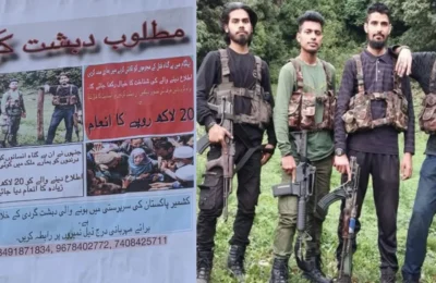 पहलगाम हमले के आतंकियों के पोस्टर, 20 लाख रुपये का एलान