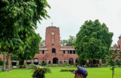 डीयू यूजी एडमिशन 2025, पहली लिस्ट में ही 72,000 से ज्यादा छात्रों ने स्वीकारी अलॉटेड सीटें