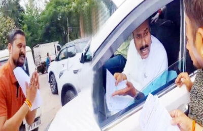 केंद्रीय मंत्री से मिले कांग्रेस नेता, डिसलरी से आ रही गंदी बदबू मामले ने अब राजनीतिक तूल पकड़ लिया