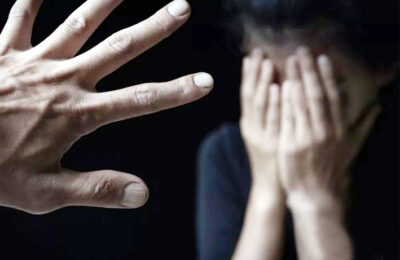 55 साल के बुजुर्ग व्यक्ति ने तीसरी क्लास में पढ़ने वाली बच्ची को बनाया हवस का शिकार