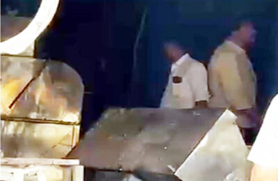 कैफे में गैस सिलेंडर फटने से आग भड़की, फायर ब्रिगेड की कड़ी मशक्कत के बाद आग पर काबू पाया गया