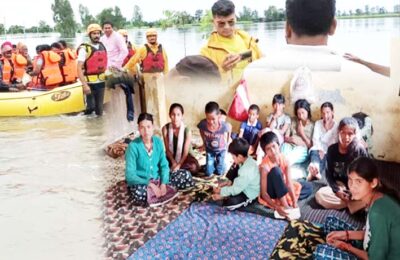 आपदा में फंसे ग्रामीण परिवारों को एसडीआरएफ टीम द्वारा रेस्क्यू कर सुरक्षित स्थानों पर रखा गया