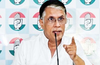 राहुल गांधी की हाइड्रोजन बम वाली धमकी के बाद, भाजपा ने पवन खेड़ा को घेरा