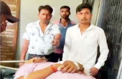 गोवर्धन पूजा का न्योता न मिलने पर कुल्हाड़ी से हमला कर सिर फाड़ दिया