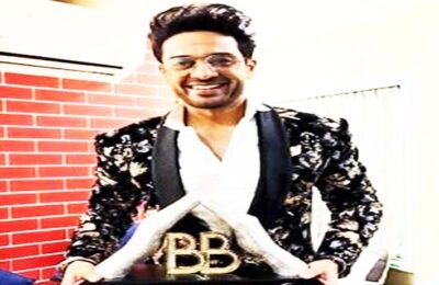 गौरव खन्ना बने बिग बॉस सीजन 19 के विनर, जीती ट्रॉफ़ी और 50 लाख