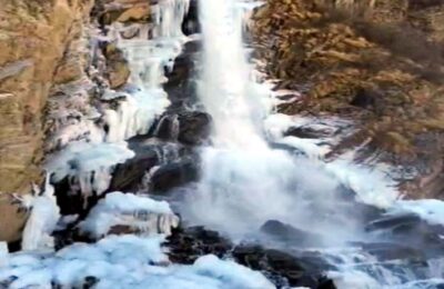 बदरीनाथ धाम में 10 डिग्री पारा, ठंड से जम गई ऋषि गंगा