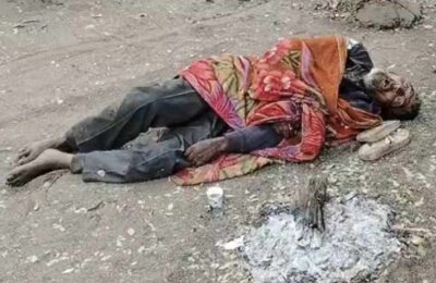 अस्पताल गेट के सामने बुजुर्ग की मौत, कई घंटे पड़ा रहा शव