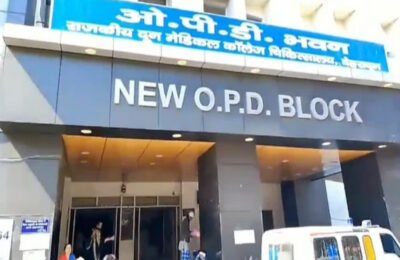 दून अस्पताल में हंगामा: महिला सुरक्षा गार्डों से मारपीट, परिजनों पर मुकदमा दर्ज