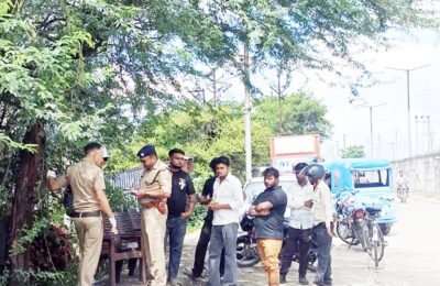 Rudrapur में होटल के पास सड़क किनारे मिला व्यक्ति का शव, पुलिस हर पहलू से कर रही जांच